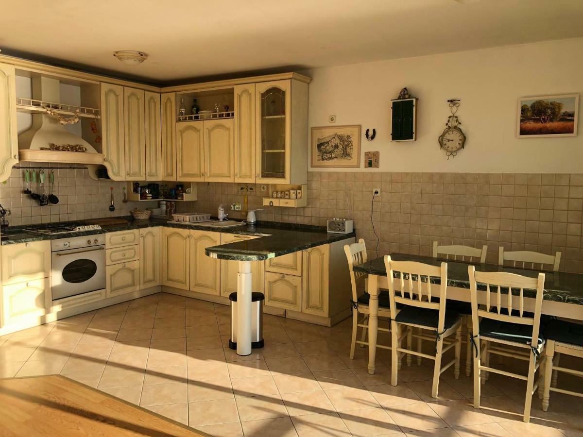 Apartment With A Magical View Split Bagian luar foto